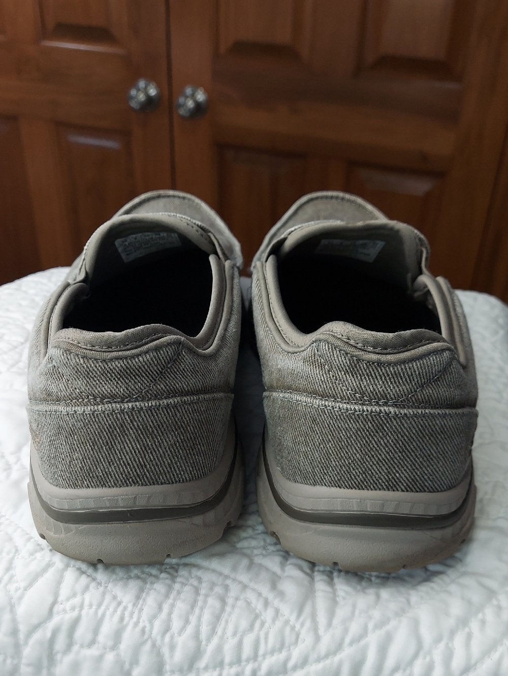 Skechers Men's Slip-On Canvas Loafers in Taupe, Relaxed Fit, Size 10, Like New - Picture 6 of 12